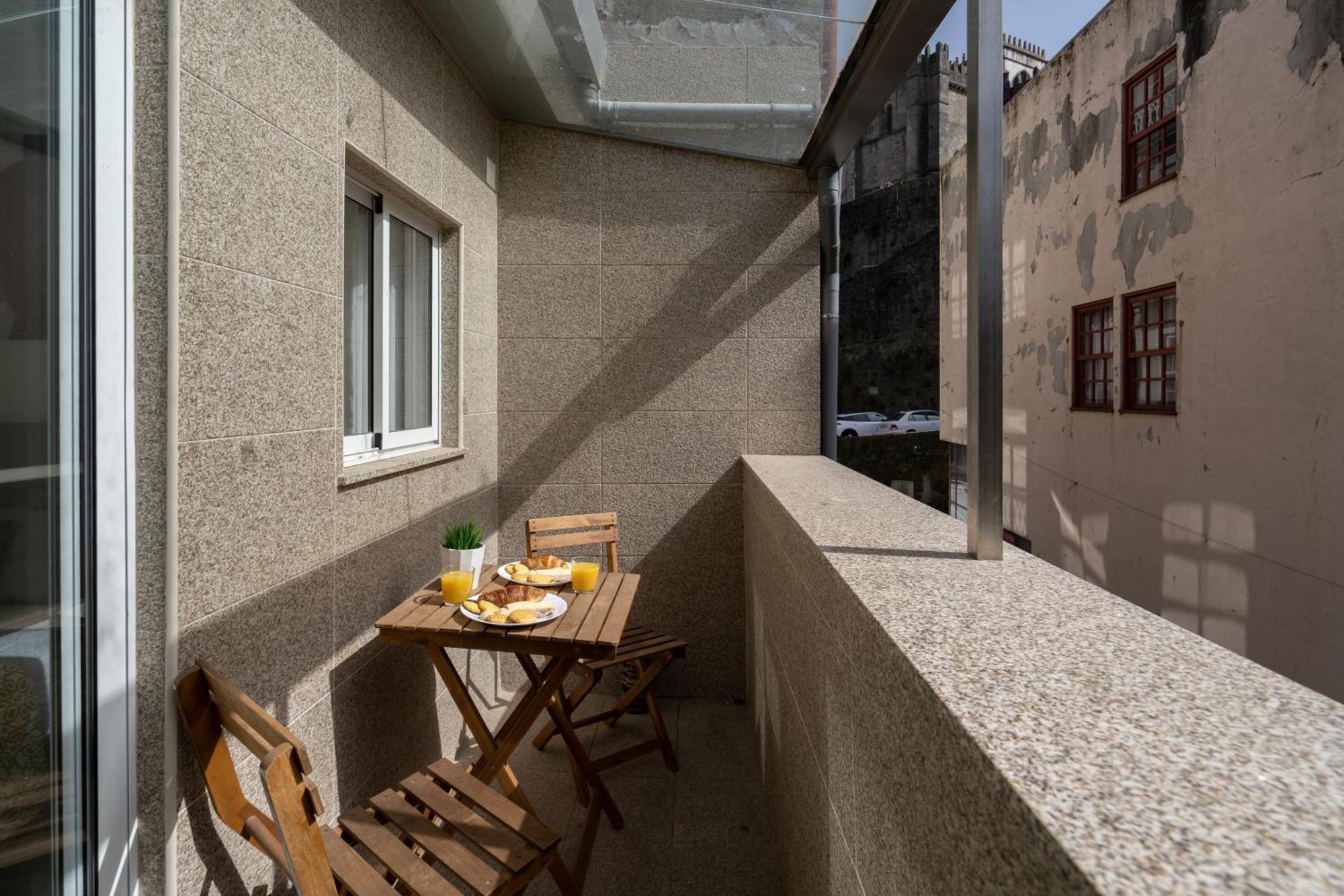 Host Wise - Spacious Noble Apartaments Ace Location Porto Eksteriør billede
